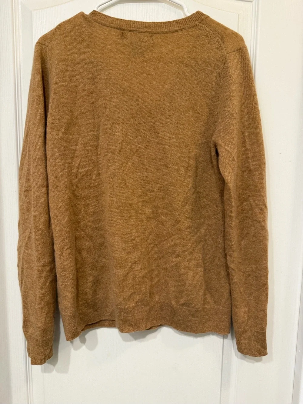 Tahari 100% 2-Ply Cashmere V-Neck Sweater Womens M Camel Tan Luxury